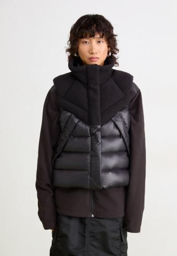 Пуховой жилет