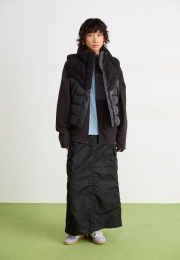 Пуховой жилет