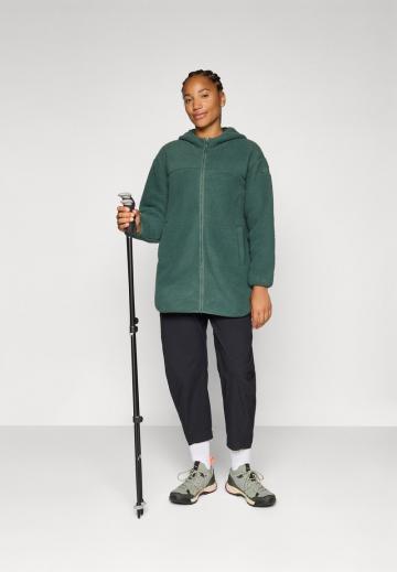 Спортивная куртка