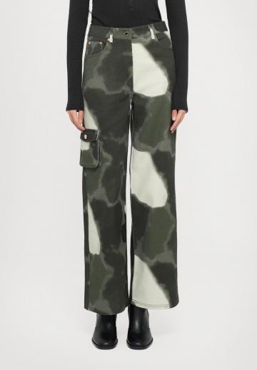 Джинсы бойфренда