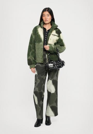 Джинсы бойфренда