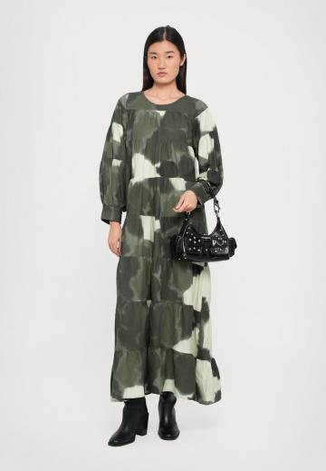 Длинное платье