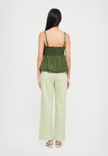 Топ на бретельках