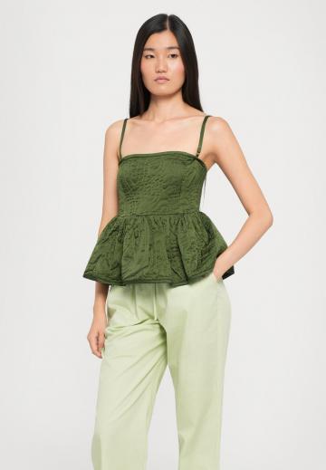 Топ на бретельках