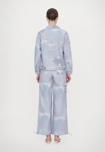 Куртка с накладнымит карманами