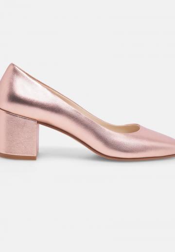 Туфли с высоким носом