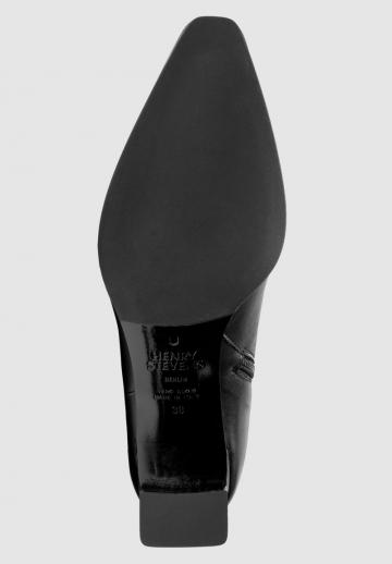 Высокие сапоги