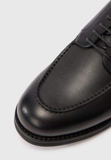 Ботинки на шнуровке