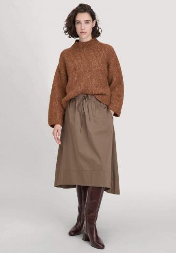 Юбка с накладными карманами