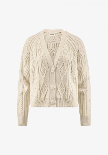 Вязаная кофта