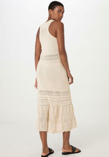 Вязаное платье