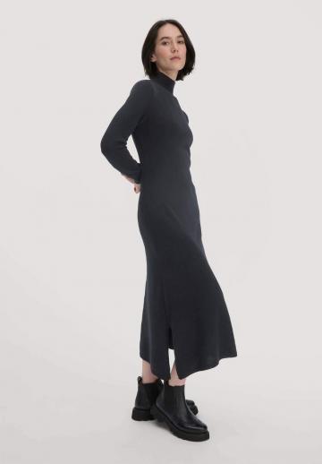 Вязаное платье