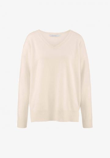 Пуловер с вырезом V