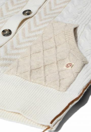 Жаккардовая вязаная кофта