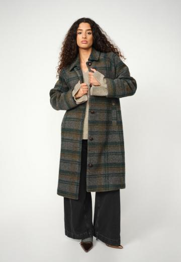 Шерстяное пальто