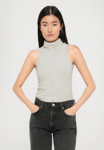 Джинсы бойфренда