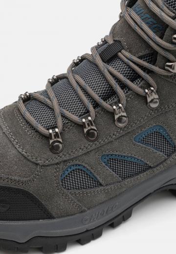 Походные ботинки