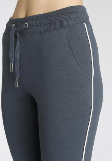 Спортивные штаны