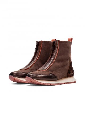 Сапожки на танкетке