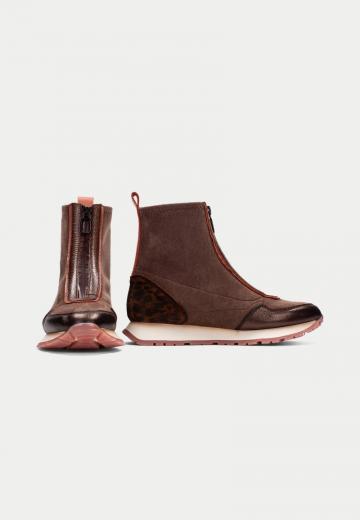 Сапожки на танкетке