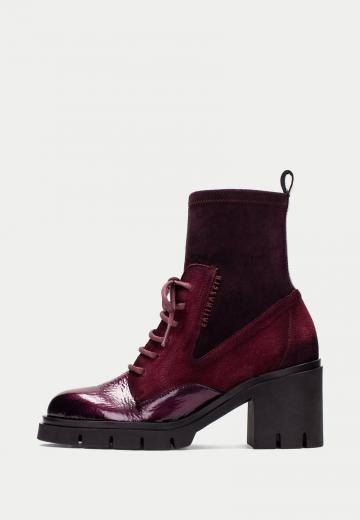 Ботинки на шнуровке