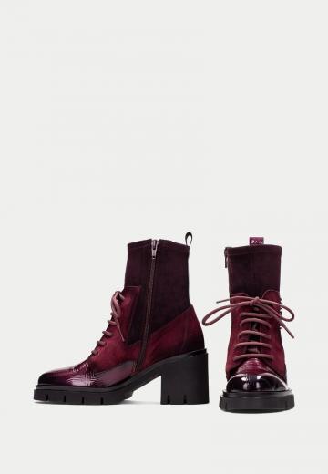 Ботинки на шнуровке