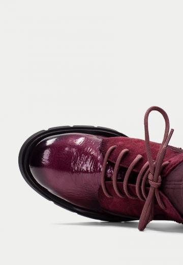 Ботинки на шнуровке