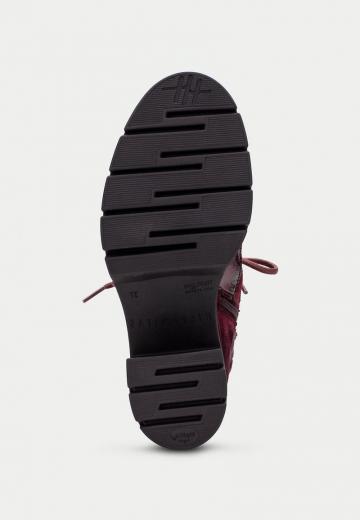 Ботинки на шнуровке