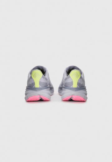 Беговые кроссовки