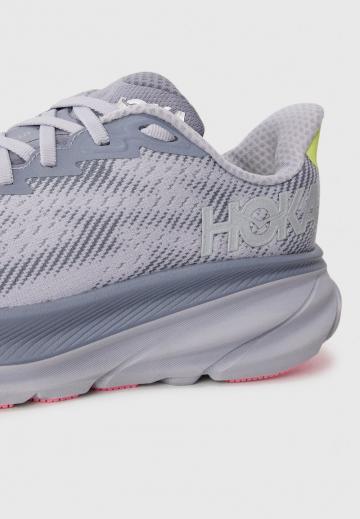 Беговые кроссовки