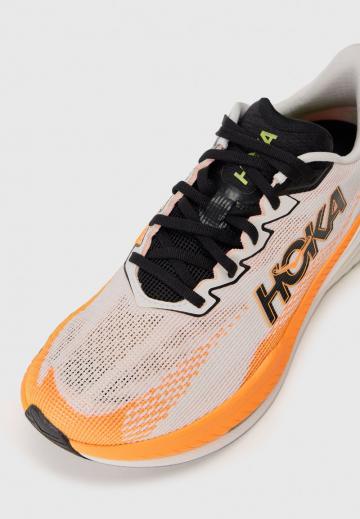 Беговые кроссовки