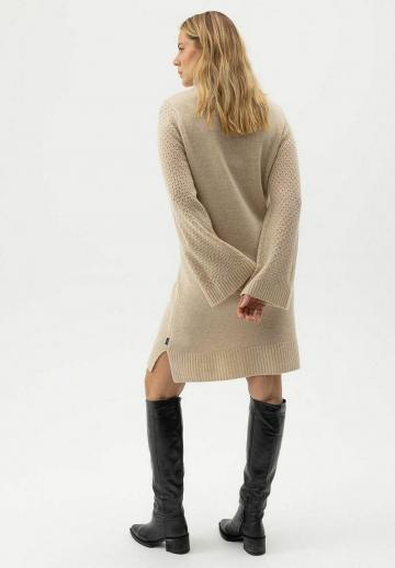 Вязаное платье