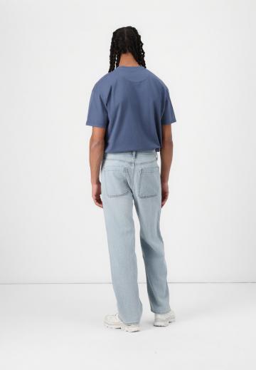 Свободные джинсы