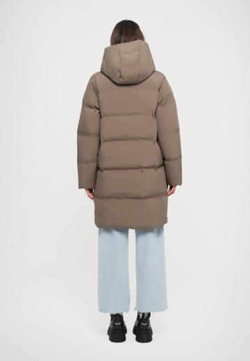 Пуховое пальто
