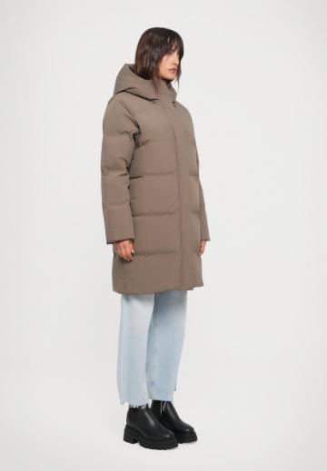 Пуховое пальто