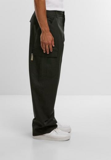Брюки с накладными карманами