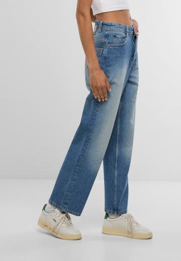 Прямые джинсы