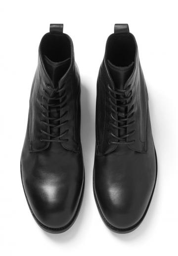 Ботинки на шнуровке