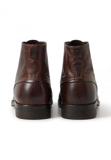 Ботинки на шнуровке