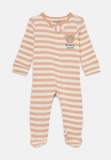 Набор одежды