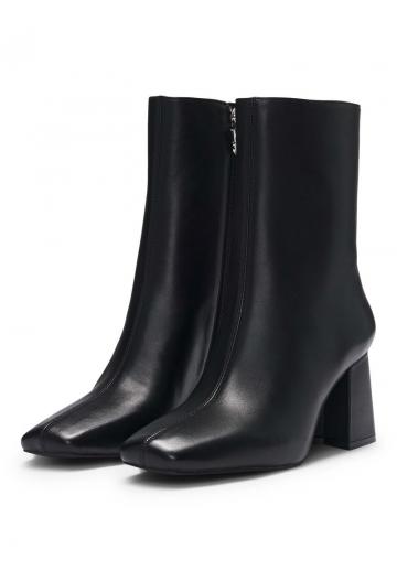 Полусапожки на высоком каблуке