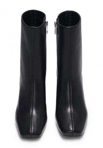 Полусапожки на высоком каблуке