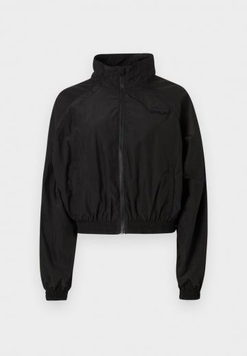 Короткая куртка