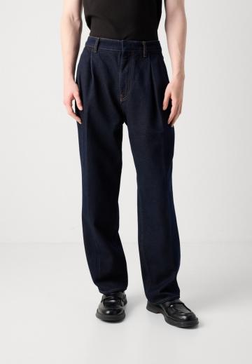 Свободные джинсы