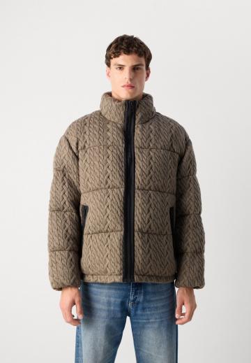 Зимняя куртка