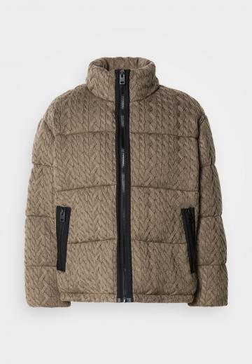 Зимняя куртка