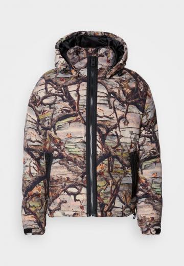 Зимняя куртка