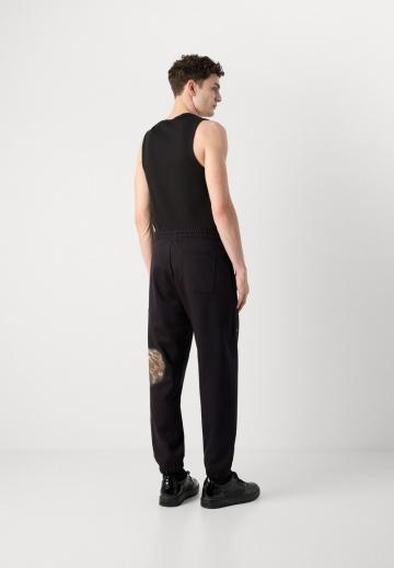 Спортивные штаны