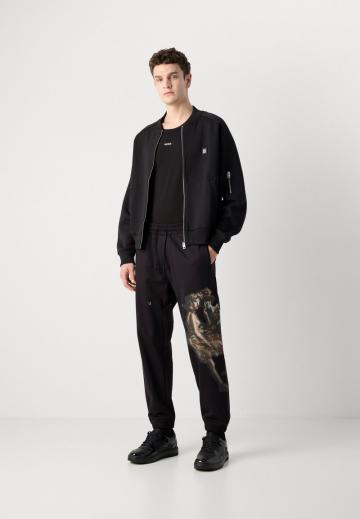 Спортивные штаны