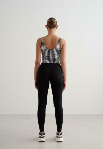 Спортивный бюстгальтер